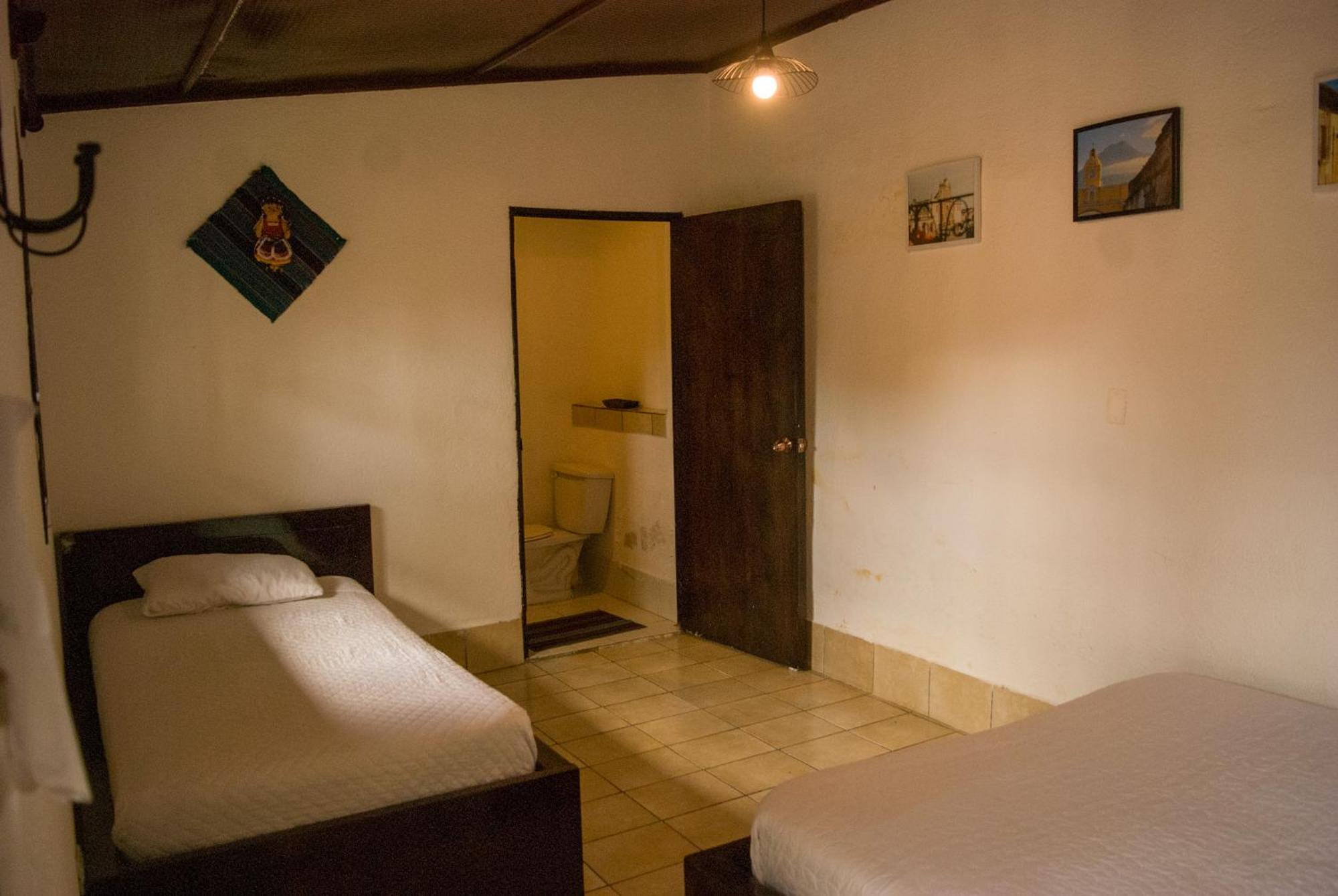 Tzunun Hostel Antigua Exterior foto