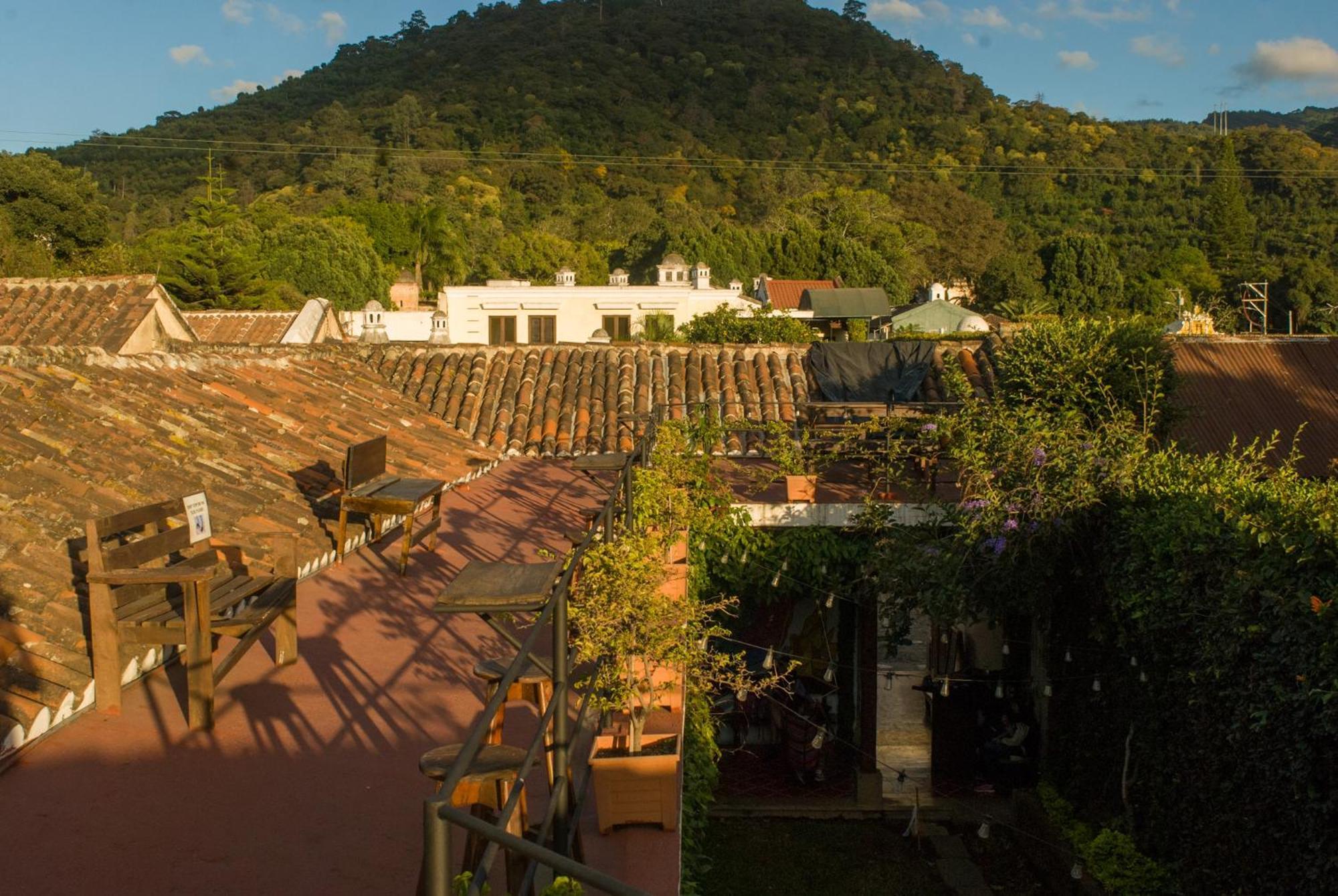Tzunun Hostel Antigua Exterior foto